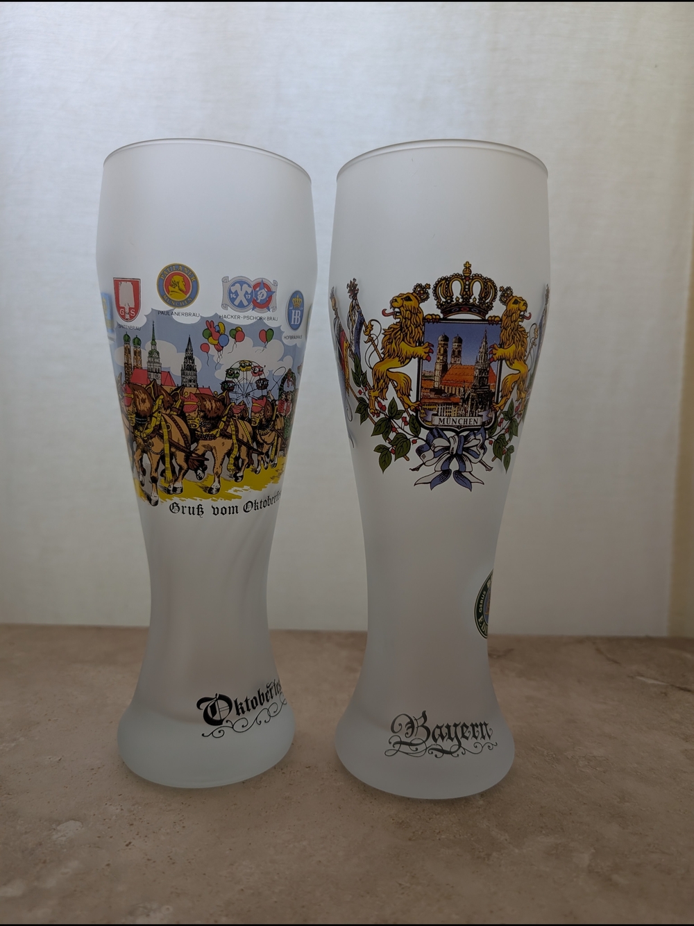 Oktoberfest Souvenir Beer Steins - Frosted Glass with Color Crest